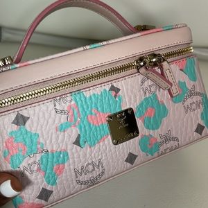 MCM Rockstar Vanity Case in Floral Leopard Leoforal Powder Pink Mini